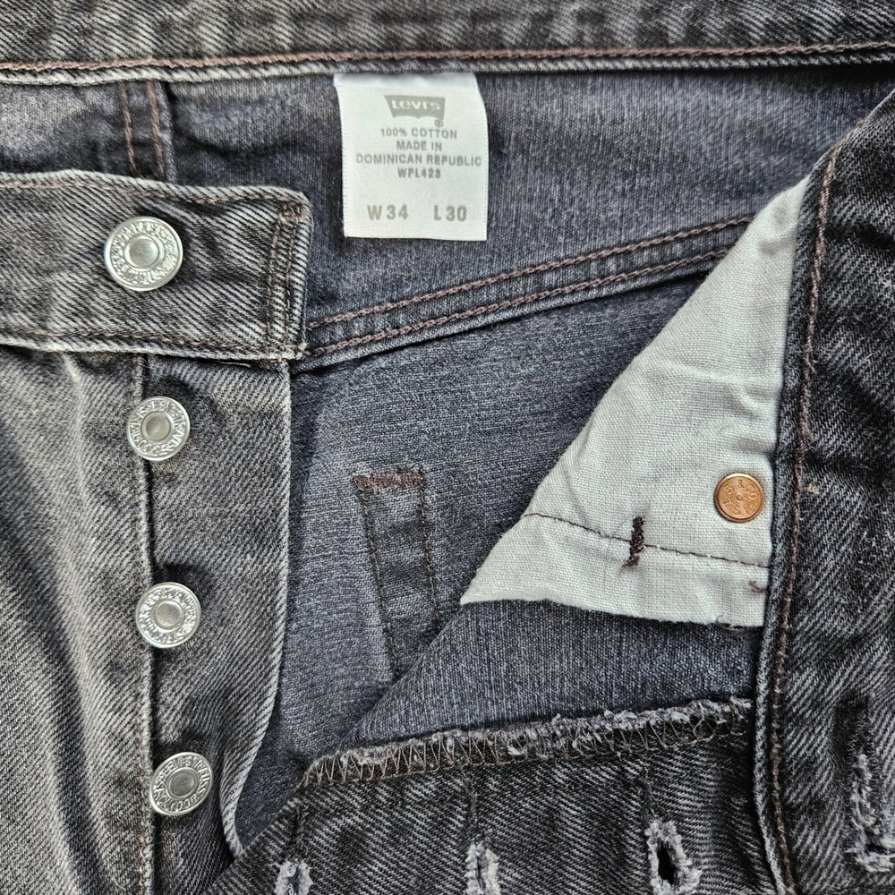 Vintage Levis 501 Mens Faded Black Straight Leg Denim Jeans 34x30 Button Fly - Picture 3 of 15